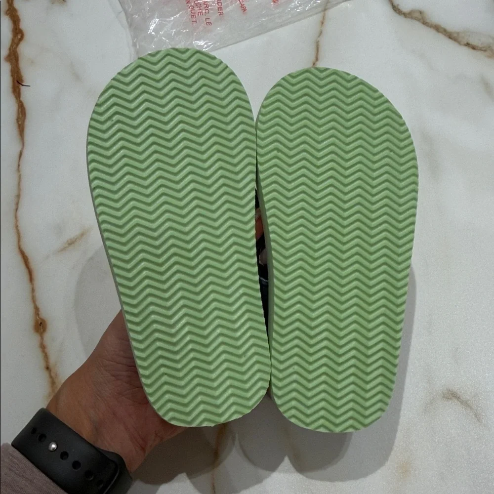 Carters pool sandals (7-8)